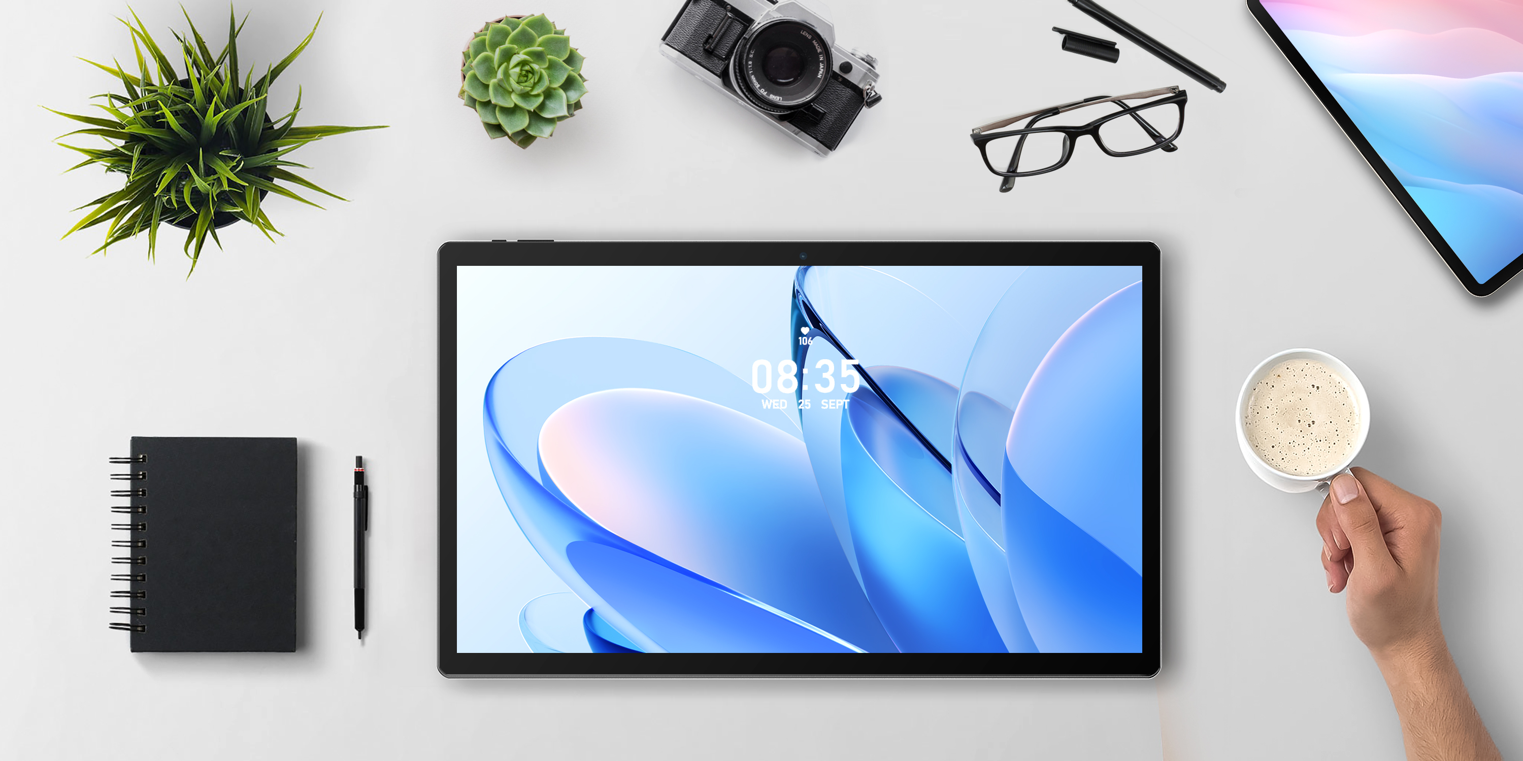MESWAO Tablet in workspace